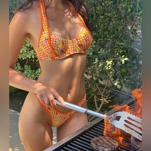 🛍️(NWT)Frankies Bikinis TOP ONLY (Fin Top) in pattern Marigold Gingham (Size: M)